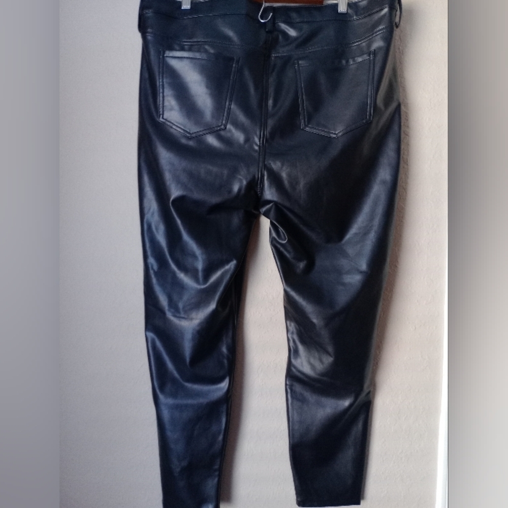 Torrid Women's Shell Leather Black Straight Leg Pants Size 18R - Picture 2 of 8